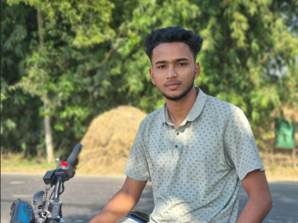 ক্ষেতলালে মোটরসাইকেলের নিয়ন্ত্রণ হারিয়ে যুবক নিহত