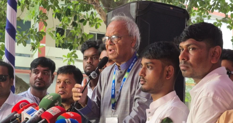 বিএনপির নেতাকর্মীরা প্রতিটি মণ্ডপে অতন্দ্র প্রহরীর দায়িত্ব পালন করবে: রিজভী