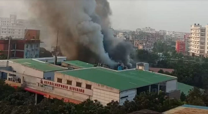 গাজীপুরে ওষুধ কারখানায় আগুন