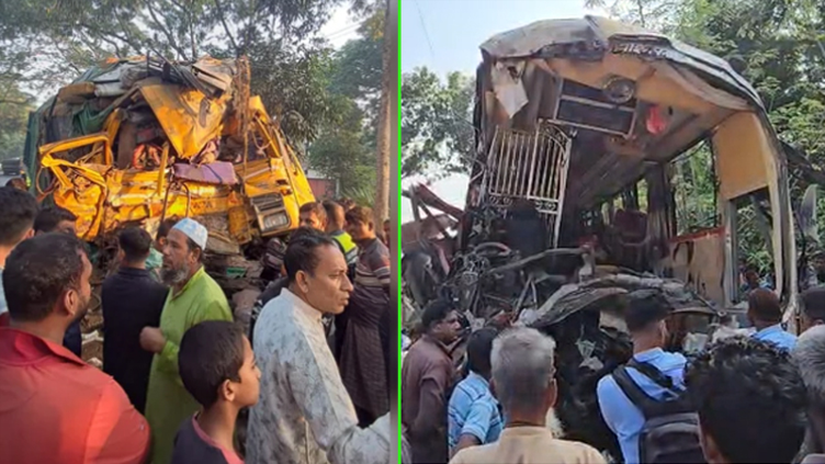 নাটোরে বাস-ট্রাক সংঘর্ষে নিহত ১৪