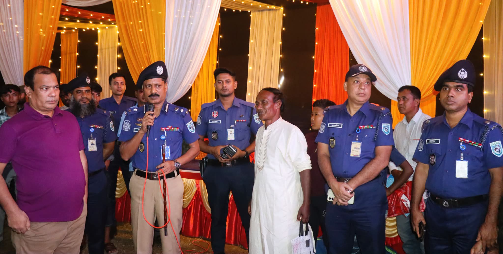 ঠাকুরগাঁওয়ে বিভিন্ন পূজামণ্ডপ পরিদর্শনে পুলিশ সুপার