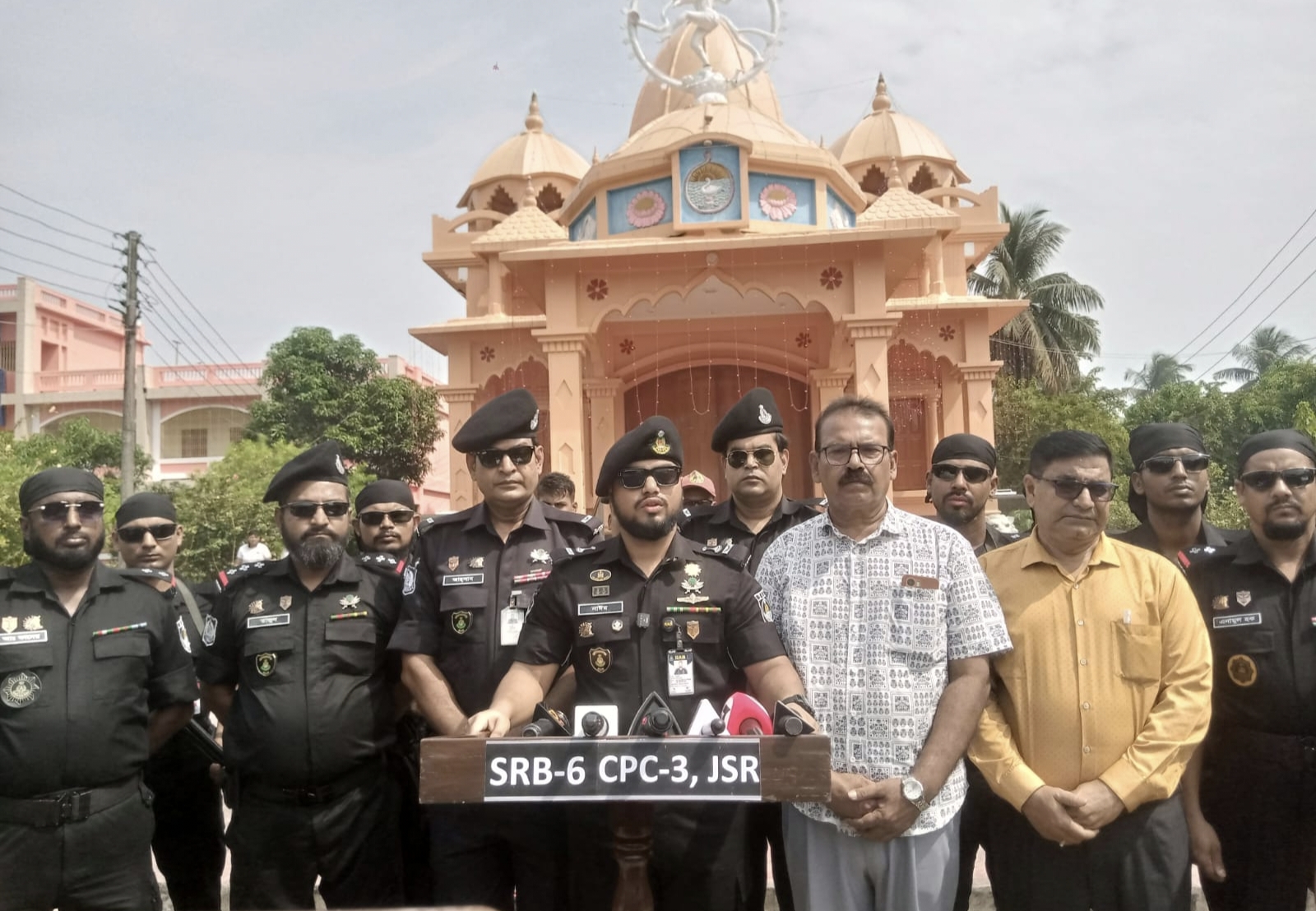 দুর্গাপূজায় নাশকতার চেষ্টা হলে কঠোর ব্যবস্থা, যশোর-নড়াইলে এসআরবির নজরদারি